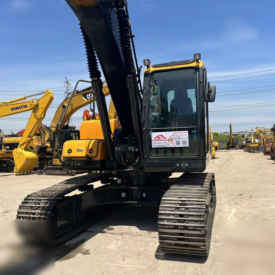 HYUNDAI ROBEX 220 LC-9S - Lánctalpas kotró: 5 kép. HYUNDAI ROBEX 220 LC-9S - Lánctalpas kotró: 5 kép.