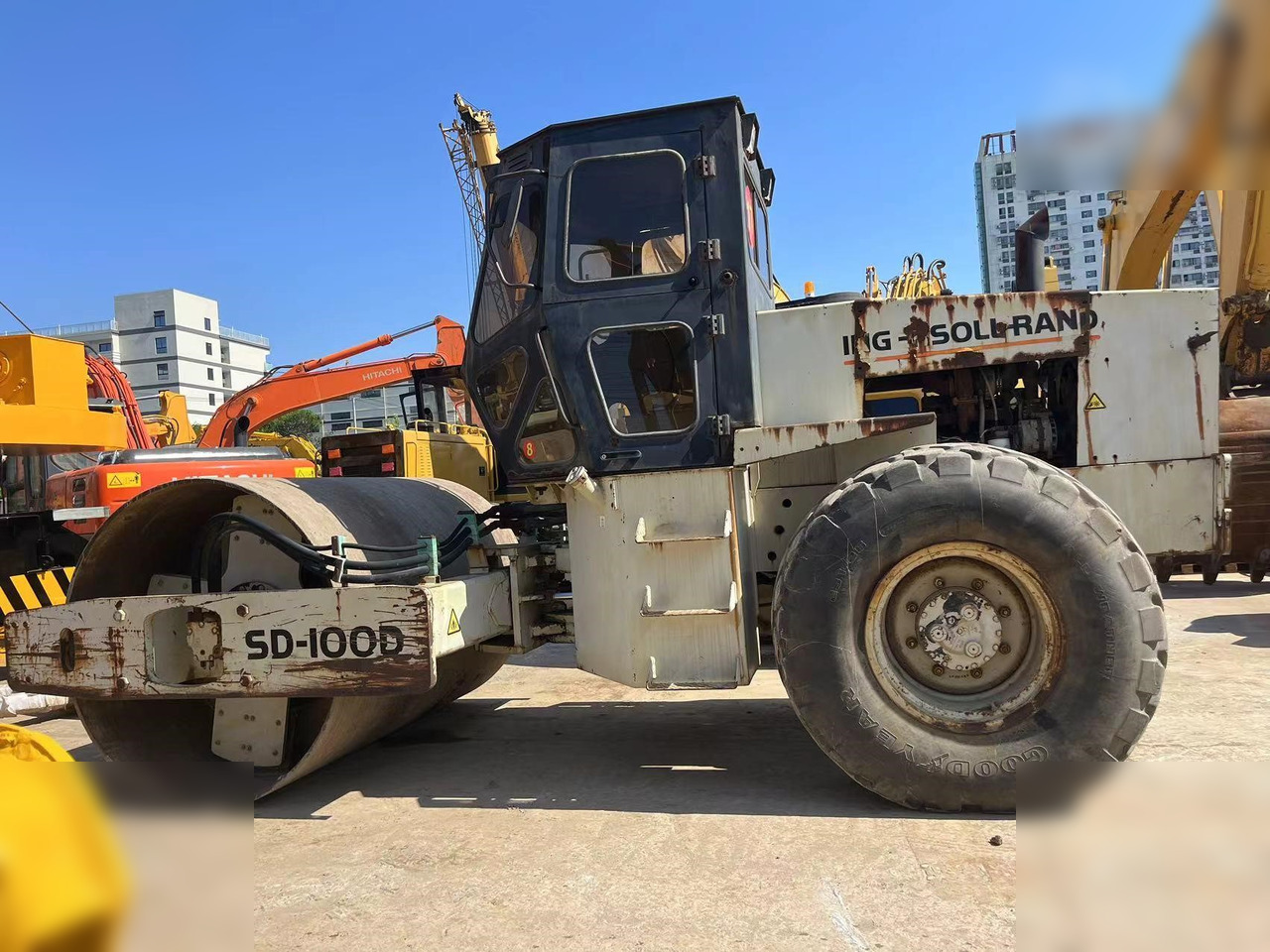 INGERSOLL-RAND SD100D - Henger: 4 kép. INGERSOLL-RAND SD100D - Henger: 4 kép.