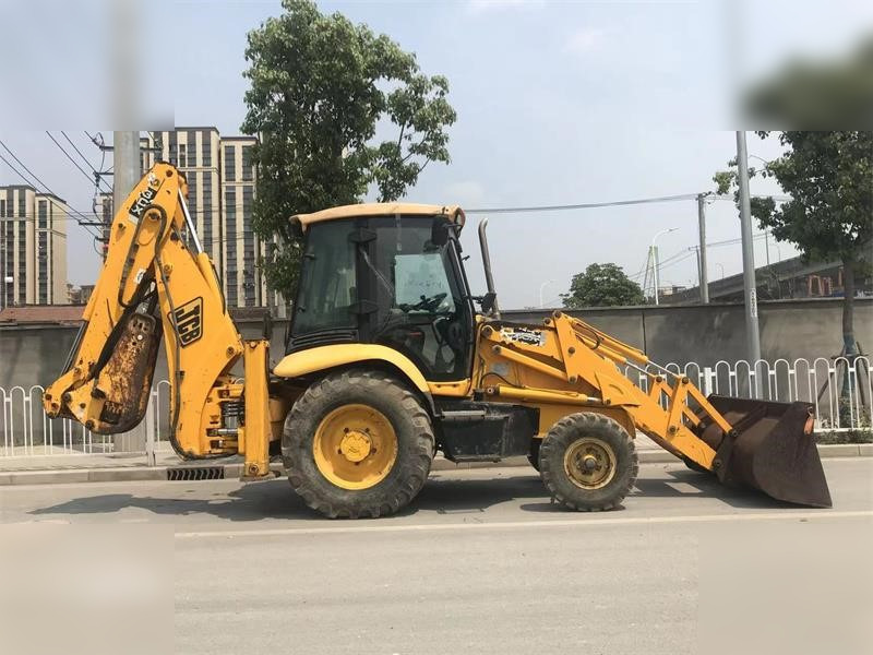 JCB 3CX - Kotrórakodó: 4 kép. JCB 3CX - Kotrórakodó: 4 kép.