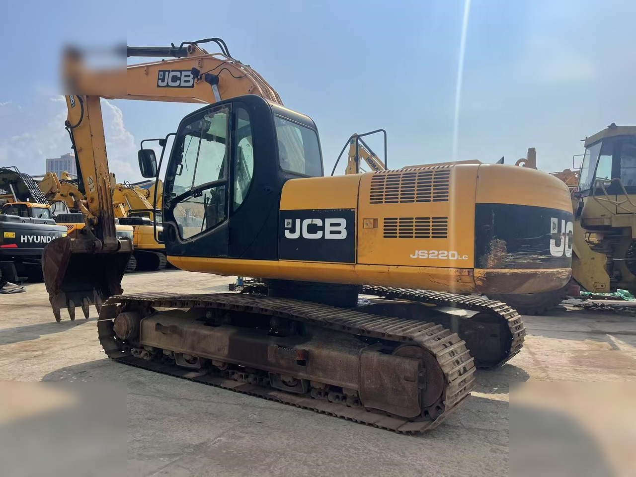 JCB JS220 LC - Lánctalpas kotró: 2 kép. JCB JS220 LC - Lánctalpas kotró: 2 kép.