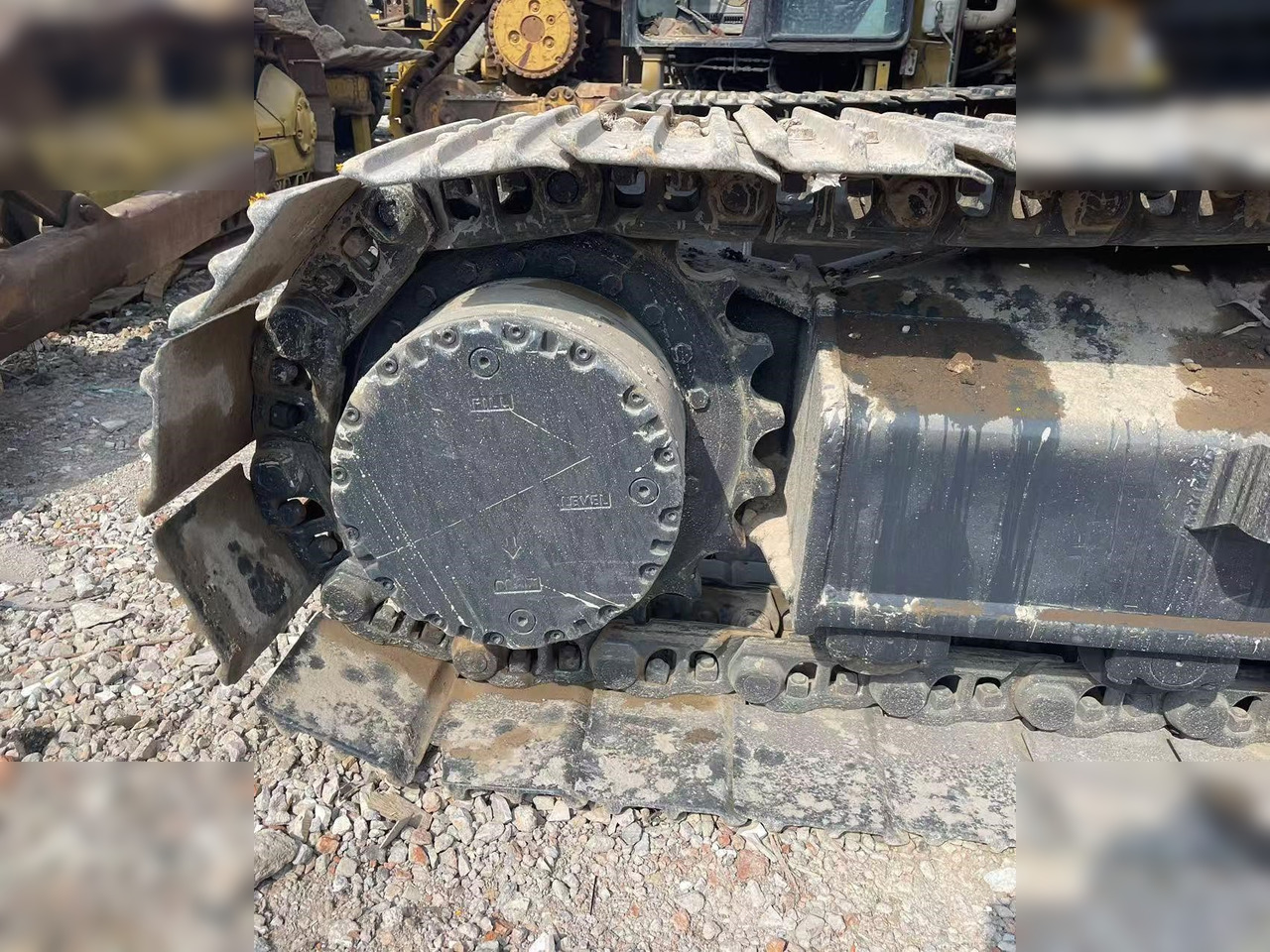 JCB JS220 LC - Lánctalpas kotró: 5 kép. JCB JS220 LC - Lánctalpas kotró: 5 kép.