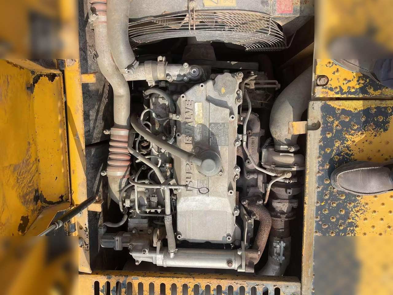 Lánctalpas kotró JCB JS220 LC: 7 kép.