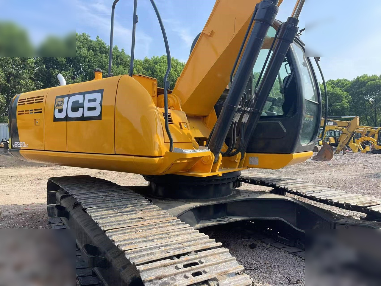 JCB JS220 LC - Lánctalpas kotró: 5 kép. JCB JS220 LC - Lánctalpas kotró: 5 kép.