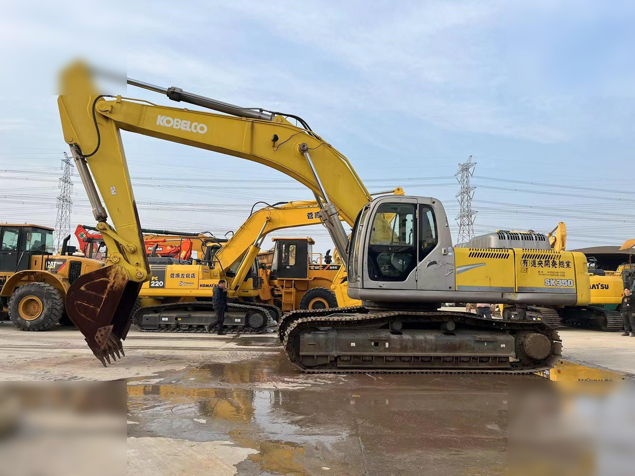 KOBELCO SK350 LC-8 - Lánctalpas kotró: 1 kép. KOBELCO SK350 LC-8 - Lánctalpas kotró: 1 kép.