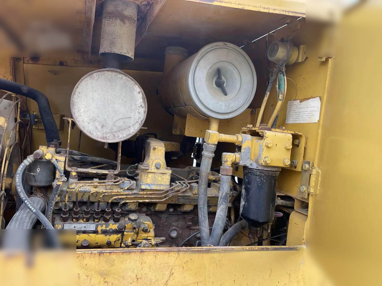 KOMATSU GD511A - Gréder: 4 kép. KOMATSU GD511A - Gréder: 4 kép.