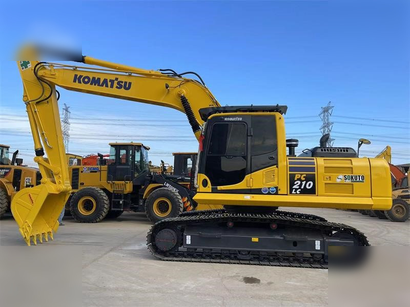 KOMATSU PC210 LC-8 - Lánctalpas kotró: 1 kép. KOMATSU PC210 LC-8 - Lánctalpas kotró: 1 kép.
