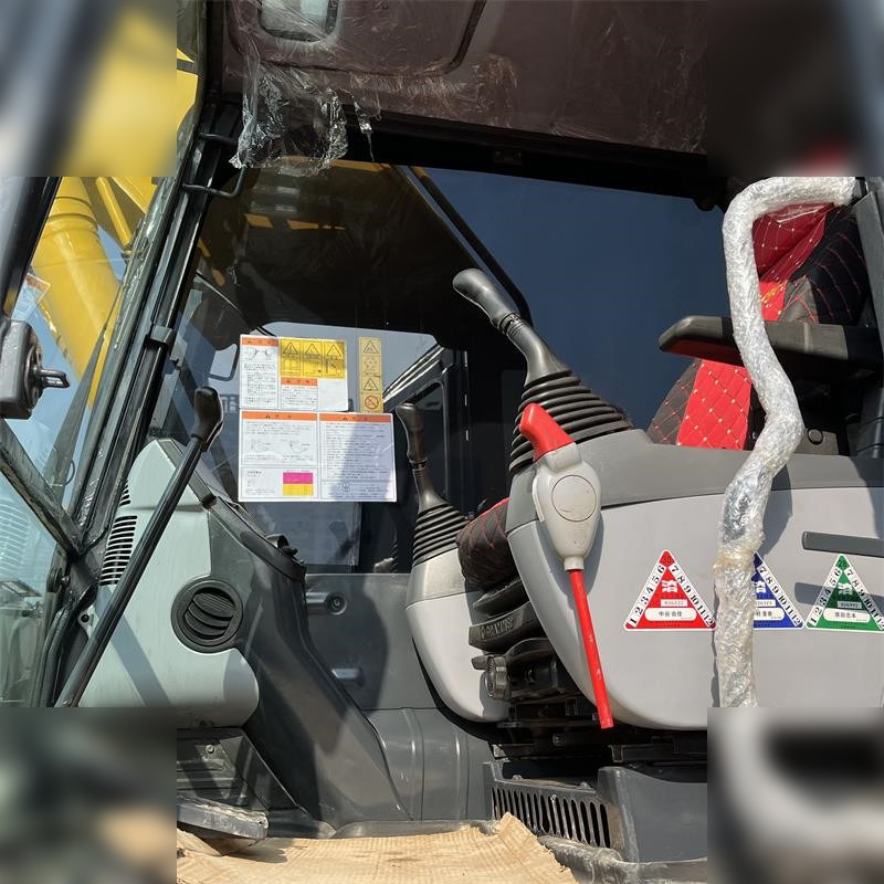 KOMATSU PC220-8 lízing KOMATSU PC220-8: 6 kép.