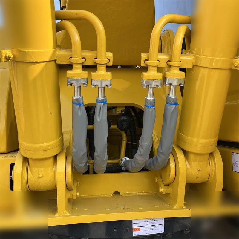 KOMATSU PC220-8 lízing KOMATSU PC220-8: 7 kép.