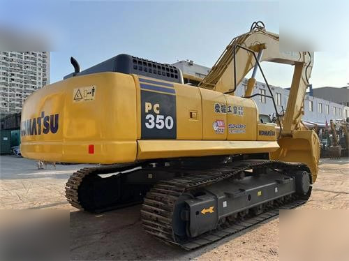 KOMATSU PC350-7 - Lánctalpas kotró: 3 kép. KOMATSU PC350-7 - Lánctalpas kotró: 3 kép.