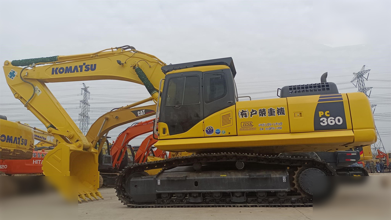 KOMATSU PC360-7 - Lánctalpas kotró: 1 kép. KOMATSU PC360-7 - Lánctalpas kotró: 1 kép.