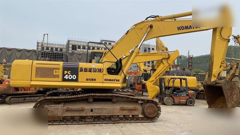 KOMATSU PC400-7 - Lánctalpas kotró: 1 kép. KOMATSU PC400-7 - Lánctalpas kotró: 1 kép.