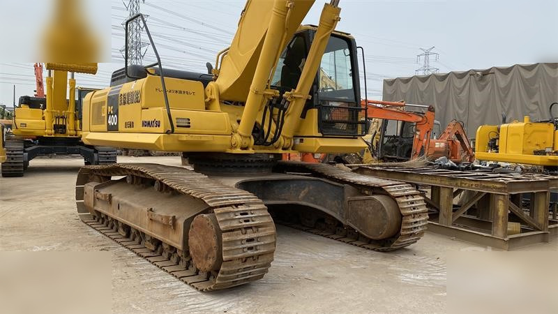 KOMATSU PC400-7 - Lánctalpas kotró: 4 kép. KOMATSU PC400-7 - Lánctalpas kotró: 4 kép.