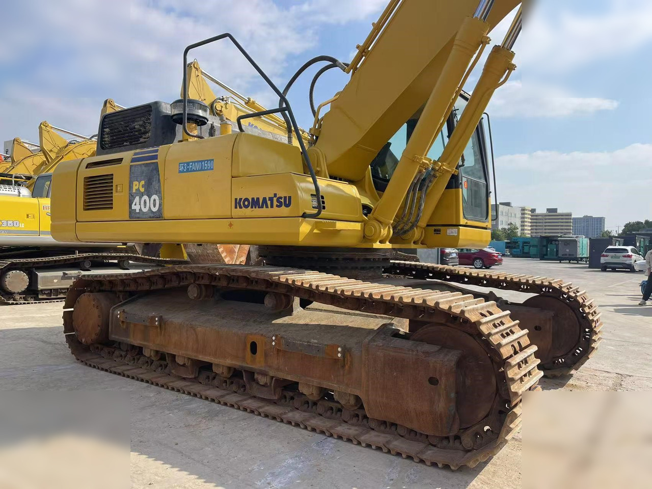 KOMATSU PC400-8 - Lánctalpas kotró: 4 kép. KOMATSU PC400-8 - Lánctalpas kotró: 4 kép.