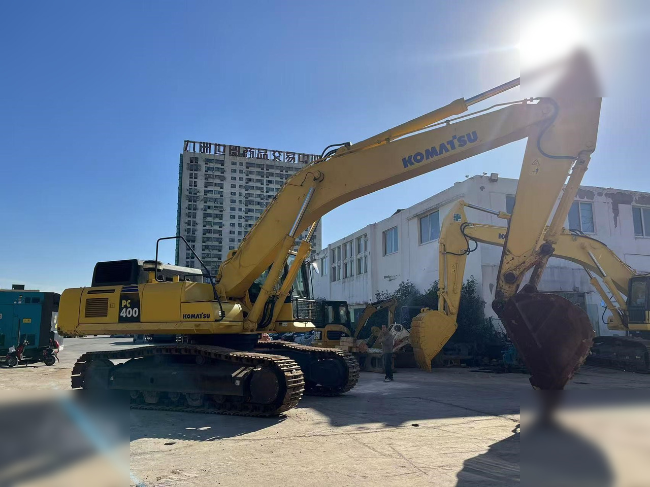 KOMATSU PC400-8R - Lánctalpas kotró: 1 kép. KOMATSU PC400-8R - Lánctalpas kotró: 1 kép.