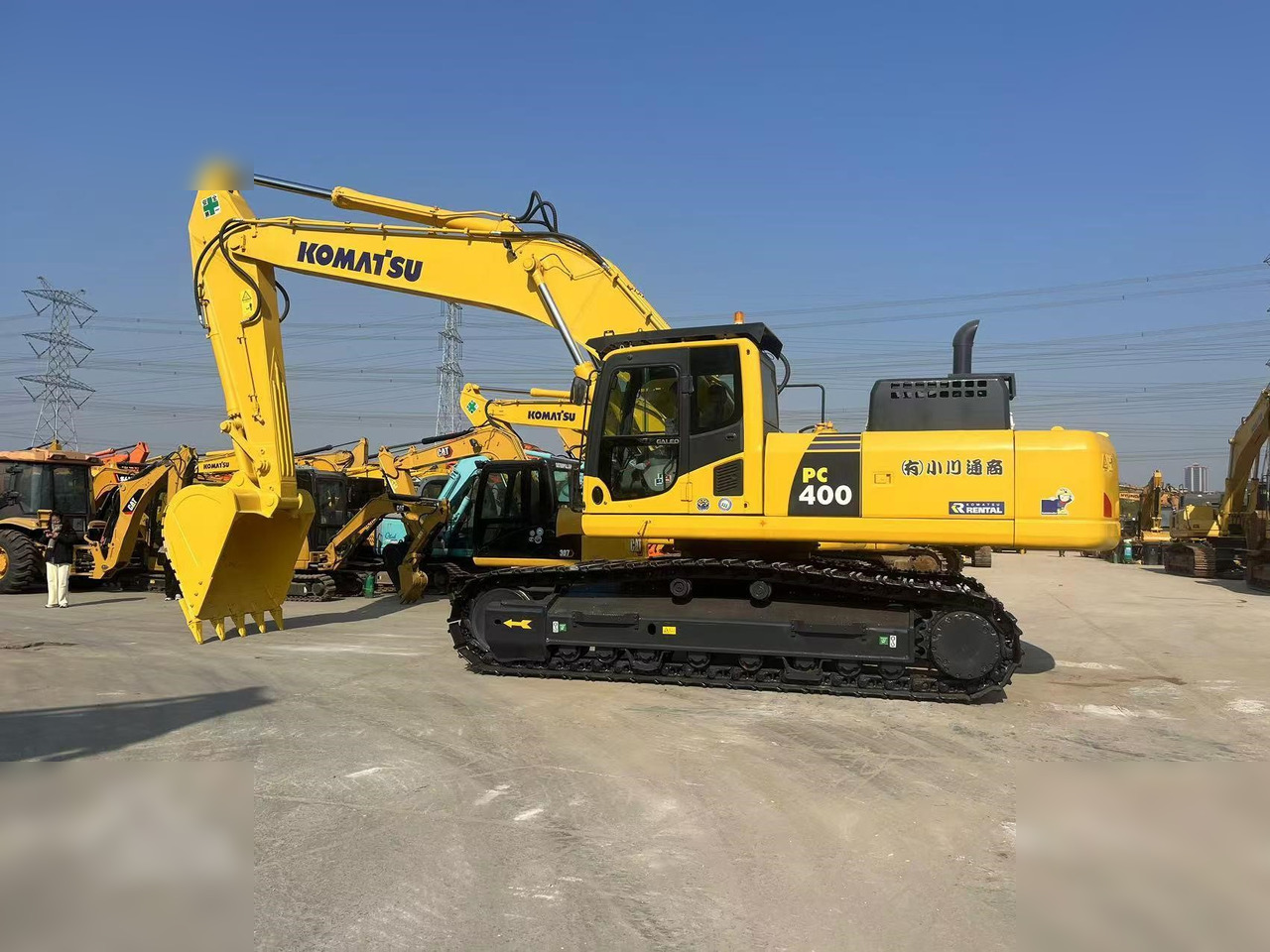 KOMATSU PC400-8R - Lánctalpas kotró: 1 kép. KOMATSU PC400-8R - Lánctalpas kotró: 1 kép.
