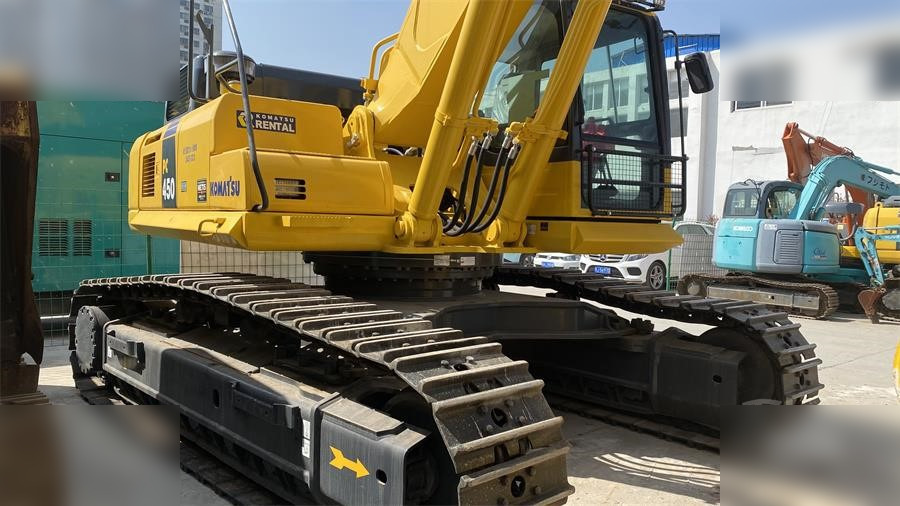 KOMATSU PC450 - Lánctalpas kotró: 3 kép. KOMATSU PC450 - Lánctalpas kotró: 3 kép.