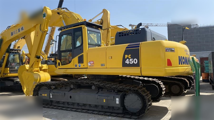 KOMATSU PC450 - Lánctalpas kotró: 1 kép. KOMATSU PC450 - Lánctalpas kotró: 1 kép.