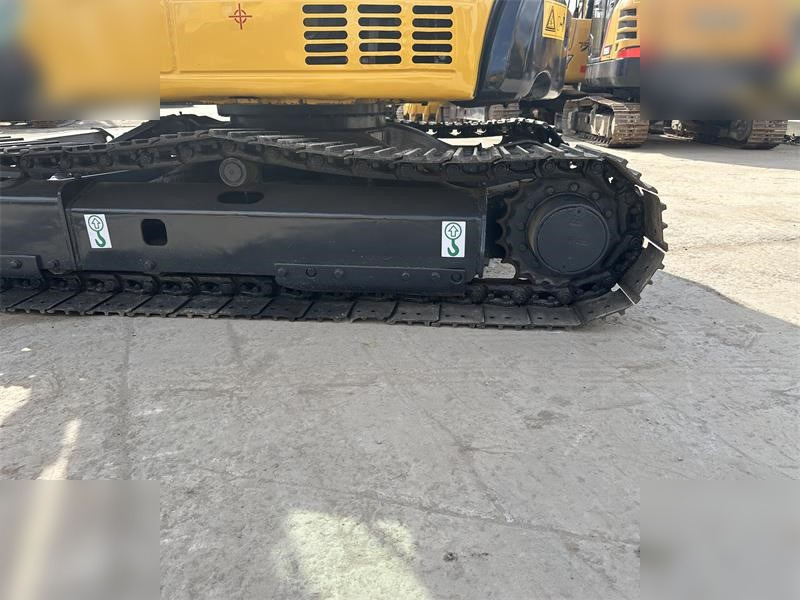 KOMATSU PC55MR-2 - Minikotró: 5 kép. KOMATSU PC55MR-2 - Minikotró: 5 kép.