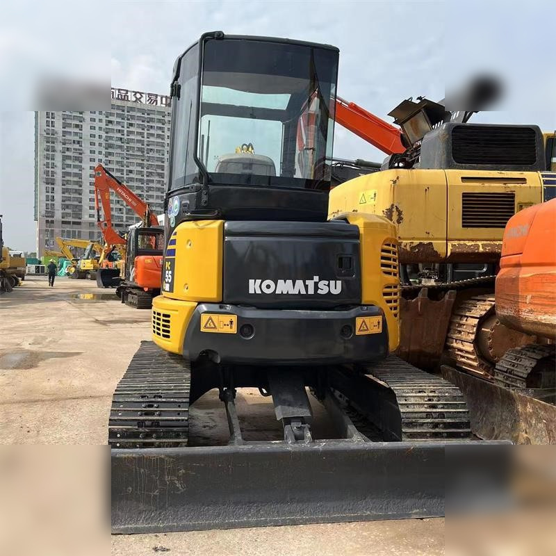 KOMATSU PC55MR-2 - Minikotró: 4 kép. KOMATSU PC55MR-2 - Minikotró: 4 kép.