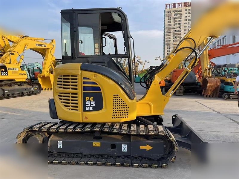 KOMATSU PC55MR-2 - Minikotró: 4 kép. KOMATSU PC55MR-2 - Minikotró: 4 kép.