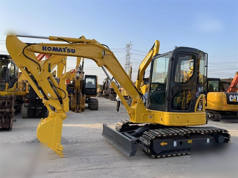 KOMATSU PC55MR-2 - Minikotró: 1 kép. KOMATSU PC55MR-2 - Minikotró: 1 kép.