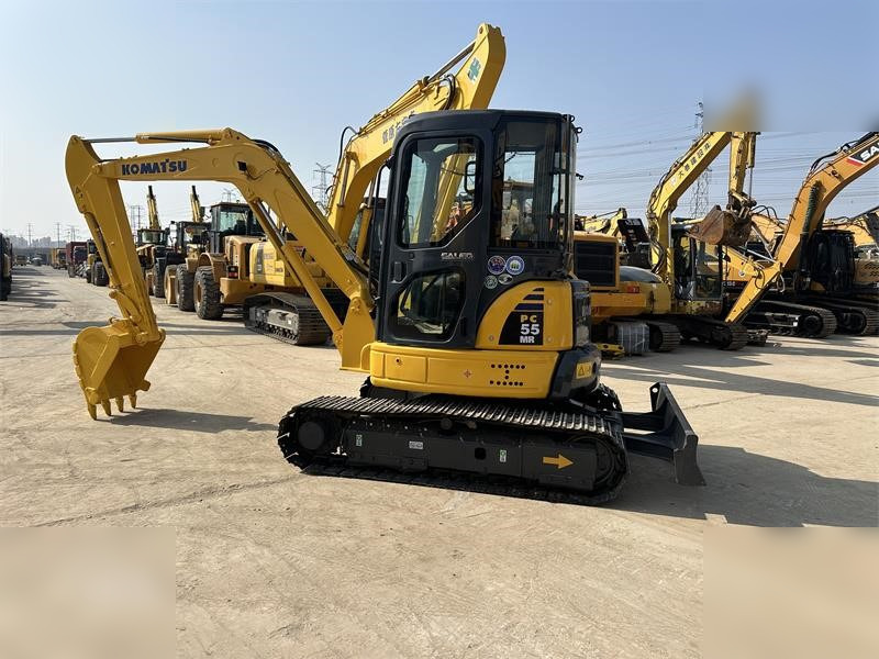 KOMATSU PC55MR-3 - Minikotró: 1 kép. KOMATSU PC55MR-3 - Minikotró: 1 kép.