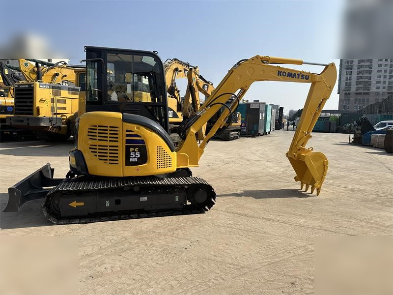 KOMATSU PC55MR-3 - Minikotró: 3 kép. KOMATSU PC55MR-3 - Minikotró: 3 kép.
