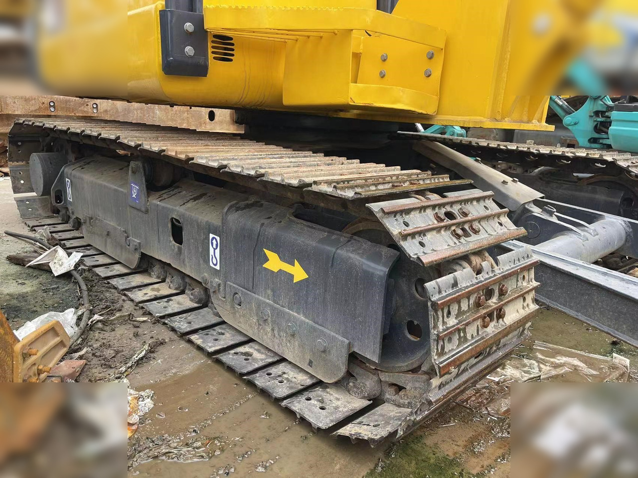 KOMATSU PC56-7 - Minikotró: 5 kép. KOMATSU PC56-7 - Minikotró: 5 kép.