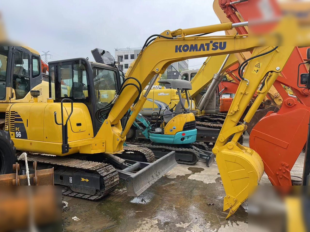 KOMATSU PC56-7 - Minikotró: 1 kép. KOMATSU PC56-7 - Minikotró: 1 kép.