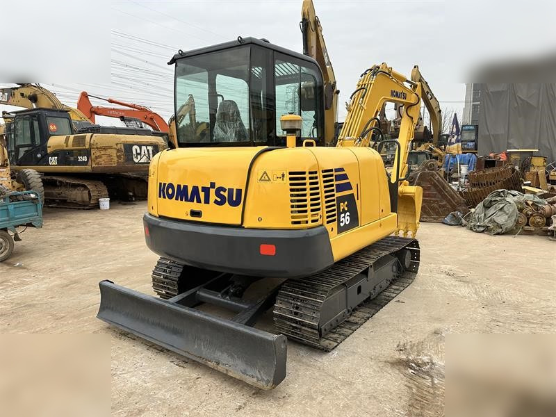 KOMATSU PC56-7 - Minikotró: 2 kép. KOMATSU PC56-7 - Minikotró: 2 kép.