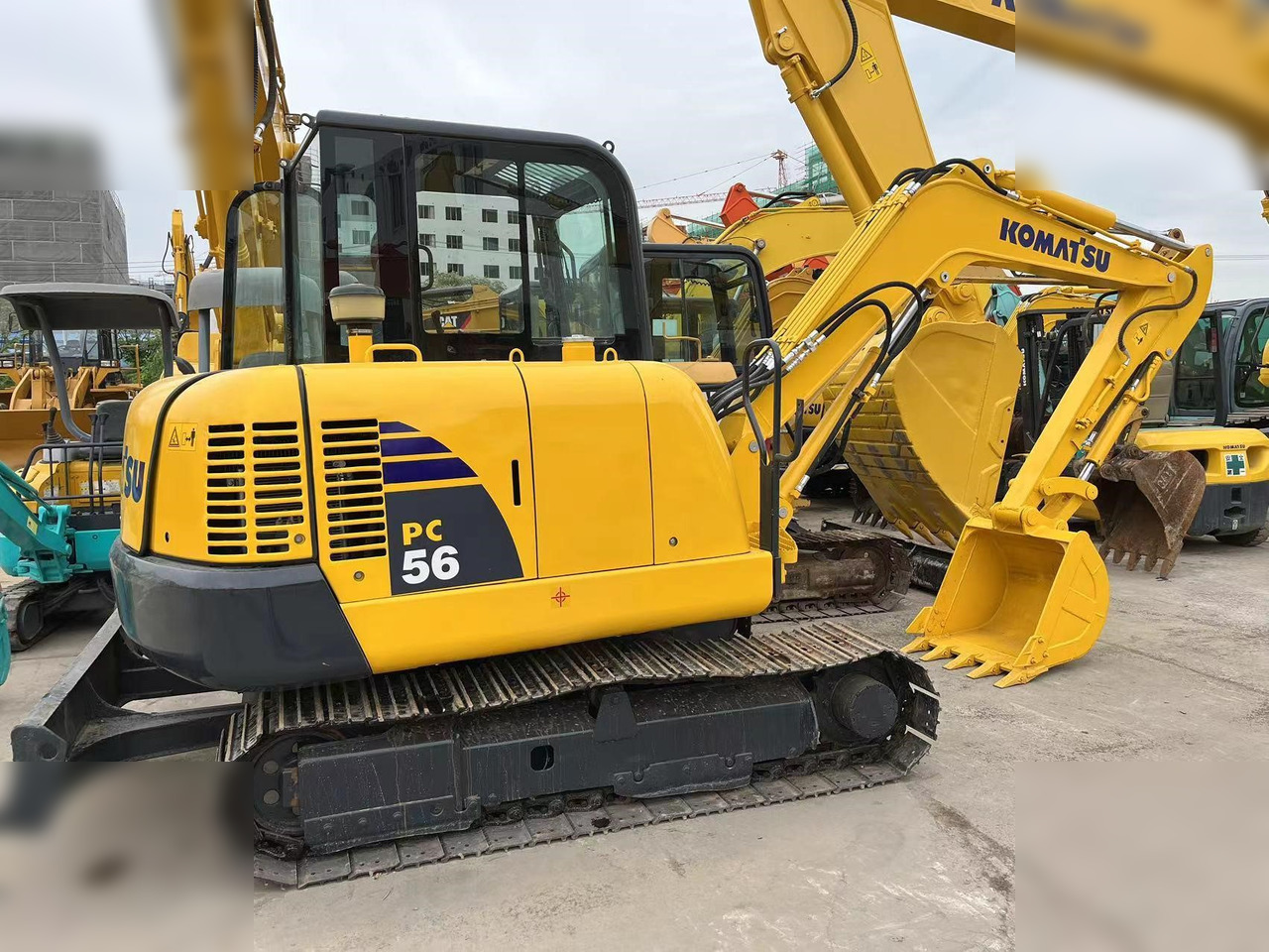 KOMATSU PC56-7 - Minikotró: 3 kép. KOMATSU PC56-7 - Minikotró: 3 kép.