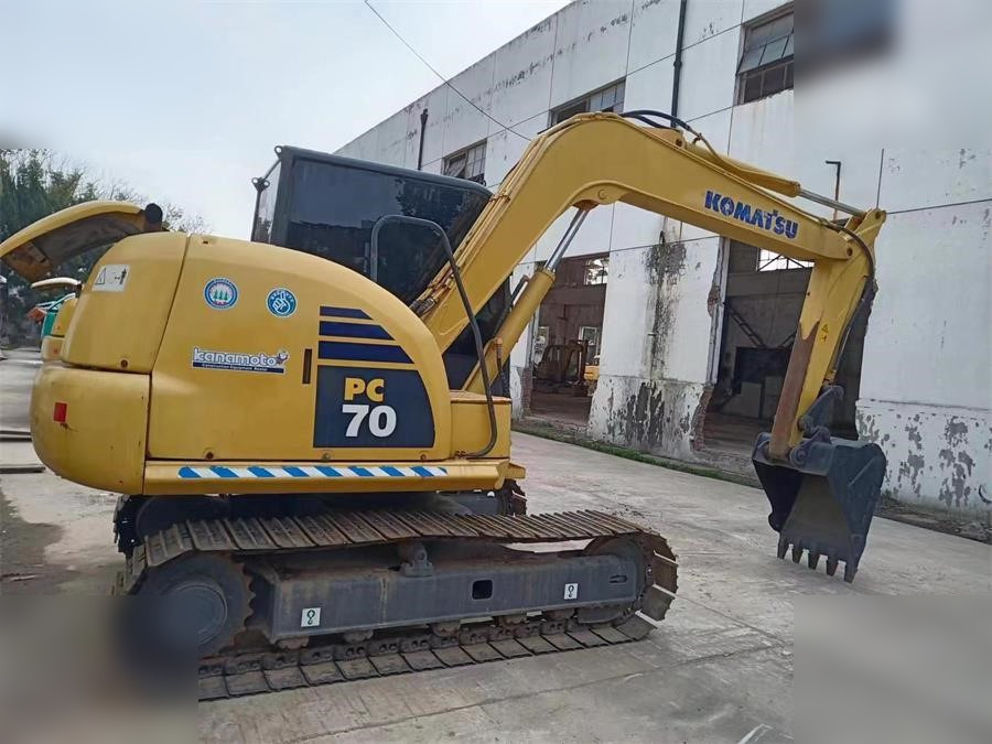 Lánctalpas kotró KOMATSU PC70-8: 1 kép.