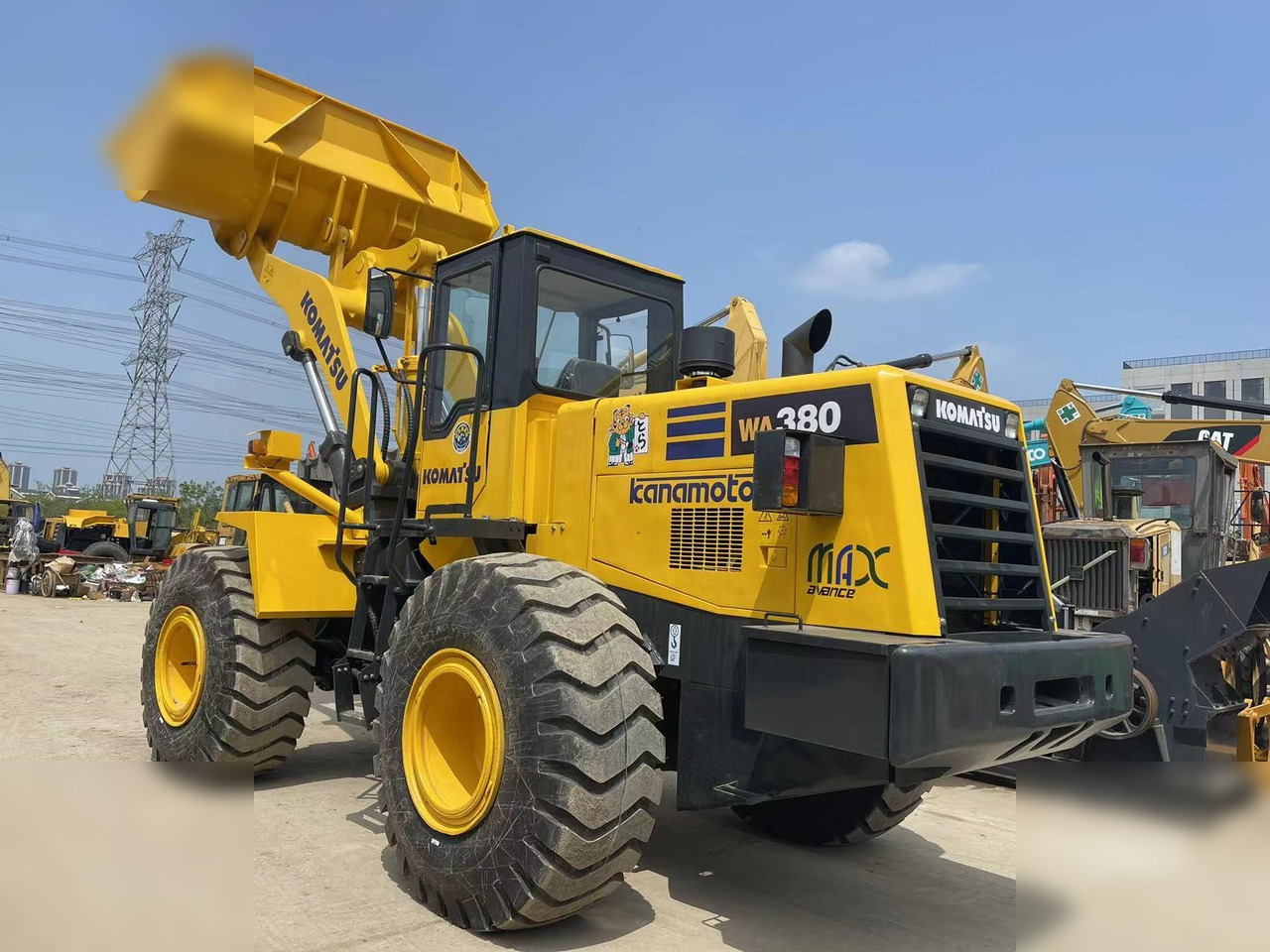 KOMATSU WA380-3 - Gumikerekes homlokrakodó: 5 kép. KOMATSU WA380-3 - Gumikerekes homlokrakodó: 5 kép.