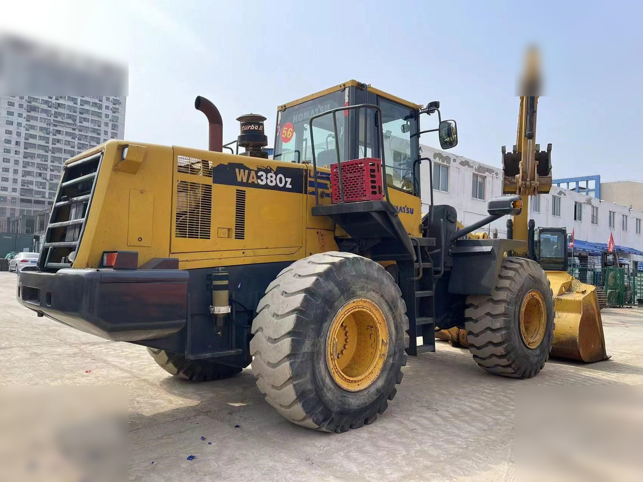 KOMATSU WA380Z-6 - Gumikerekes homlokrakodó: 4 kép. KOMATSU WA380Z-6 - Gumikerekes homlokrakodó: 4 kép.