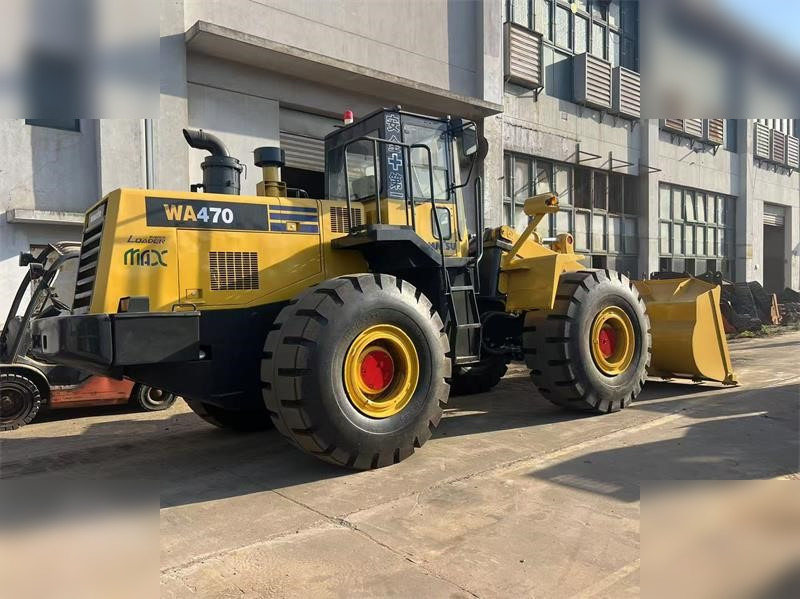 KOMATSU WA470-3 - Gumikerekes homlokrakodó: 1 kép. KOMATSU WA470-3 - Gumikerekes homlokrakodó: 1 kép.