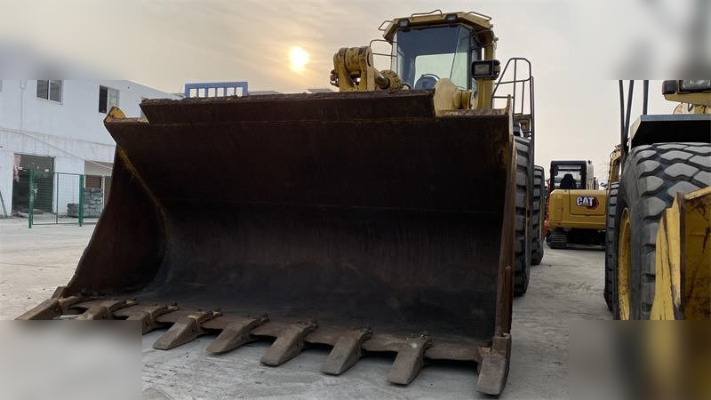 KOMATSU WA600-3 - Gumikerekes homlokrakodó: 5 kép. KOMATSU WA600-3 - Gumikerekes homlokrakodó: 5 kép.