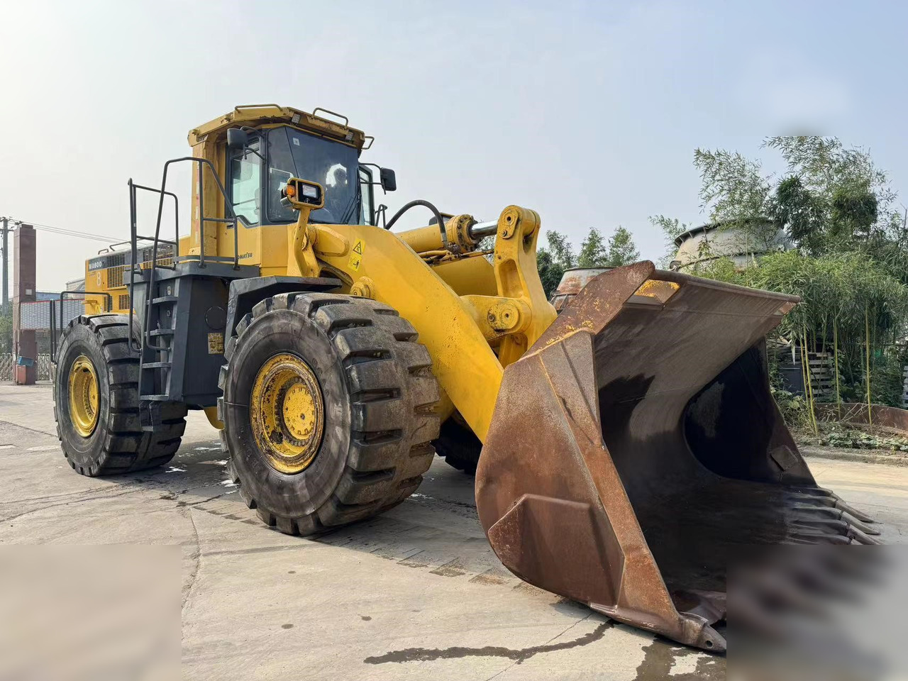 KOMATSU WA600-3 - Gumikerekes homlokrakodó: 5 kép. KOMATSU WA600-3 - Gumikerekes homlokrakodó: 5 kép.
