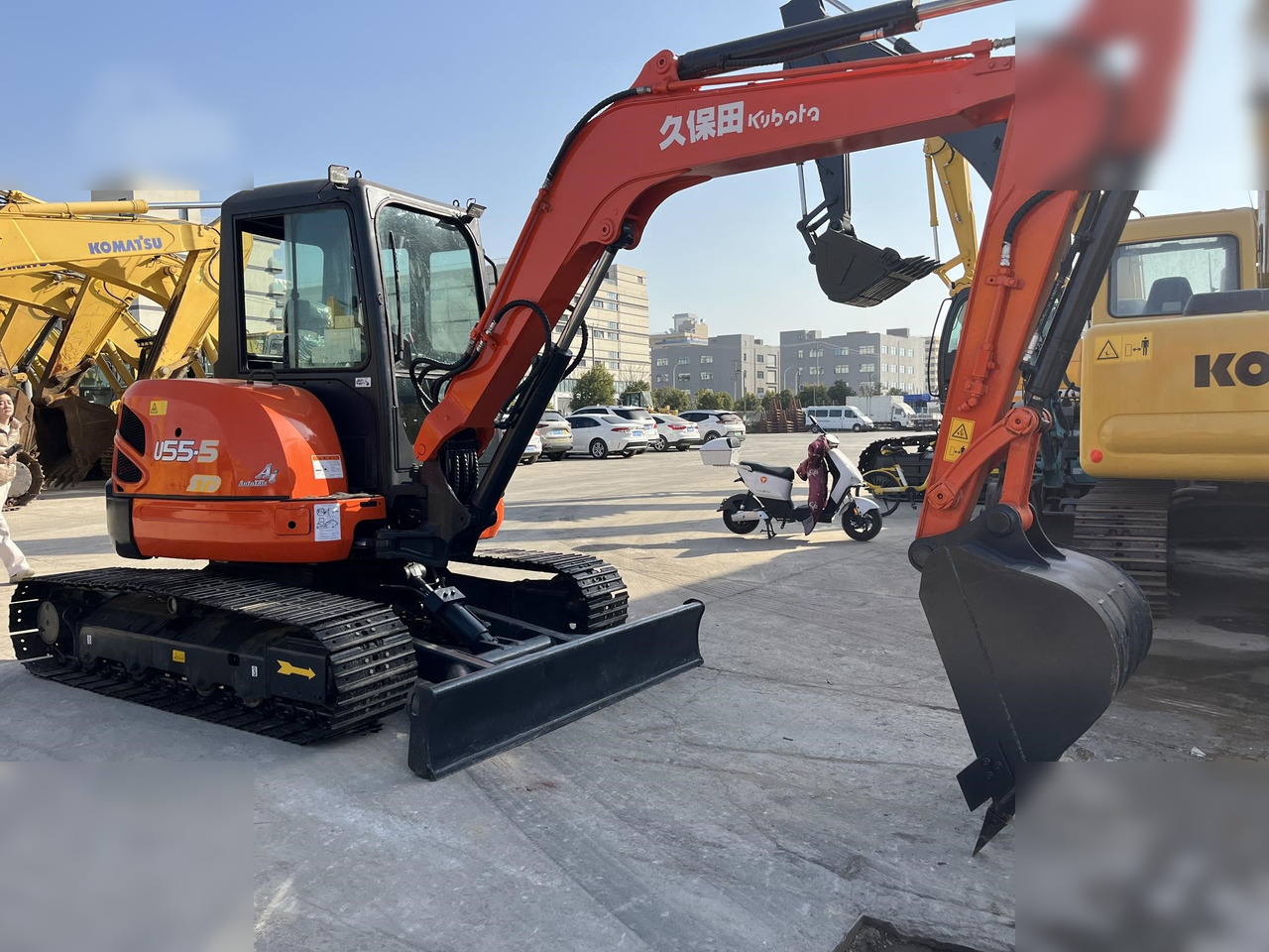 KUBOTA KX155-3SZ - Minikotró: 3 kép. KUBOTA KX155-3SZ - Minikotró: 3 kép.