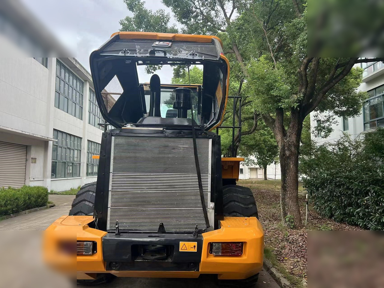 LIUGONG 856H - Gumikerekes homlokrakodó: 5 kép. LIUGONG 856H - Gumikerekes homlokrakodó: 5 kép.