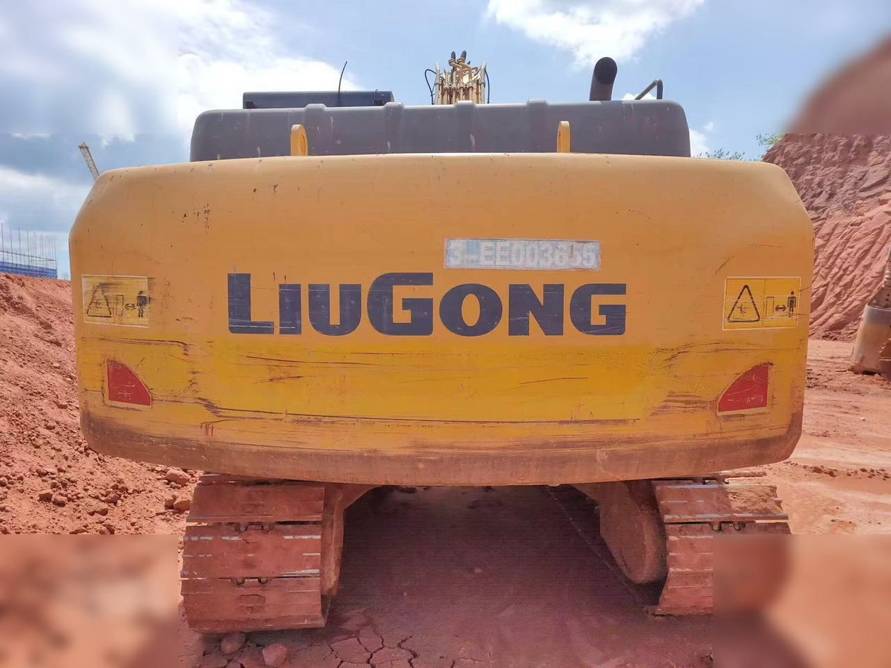 LIUGONG 920E - Lánctalpas kotró: 3 kép. LIUGONG 920E - Lánctalpas kotró: 3 kép.