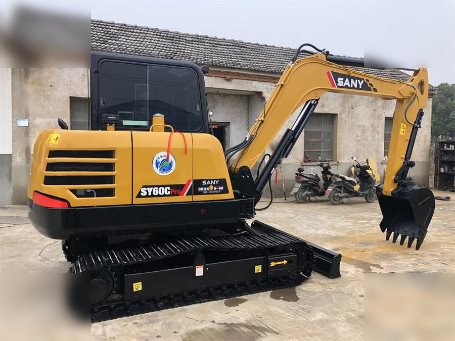 SANY SY60C - Lánctalpas kotró: 2 kép. SANY SY60C - Lánctalpas kotró: 2 kép.