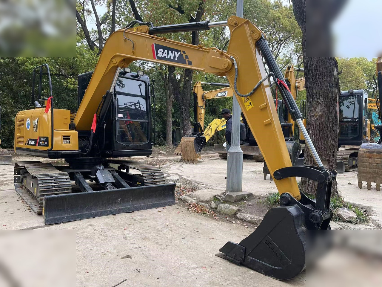 SANY SY75C - Lánctalpas kotró: 4 kép. SANY SY75C - Lánctalpas kotró: 4 kép.