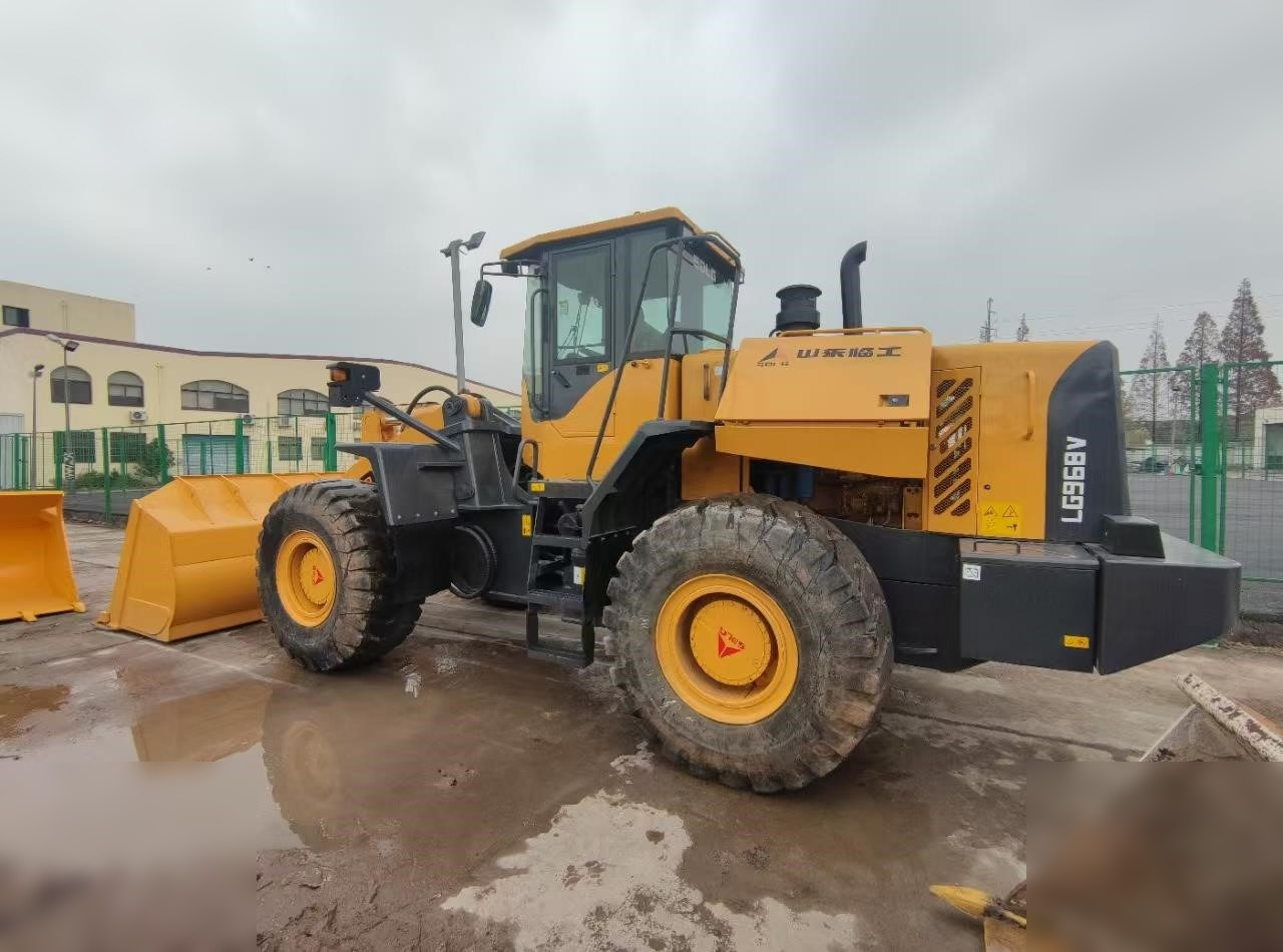 SDLG LG968V - Gumikerekes homlokrakodó: 1 kép. SDLG LG968V - Gumikerekes homlokrakodó: 1 kép.