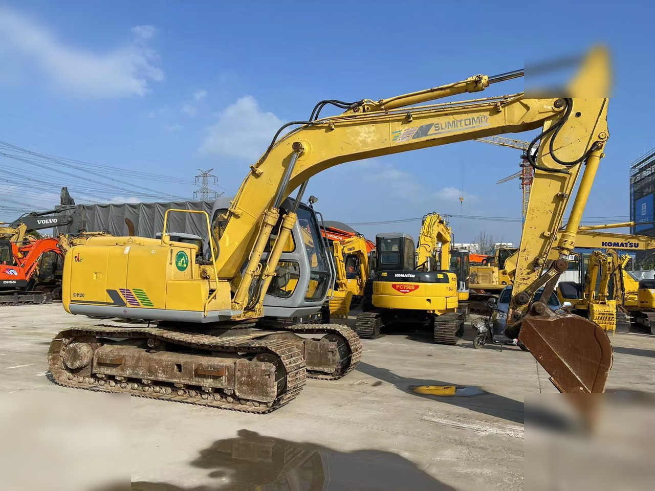 SUMITOMO SH120 - Lánctalpas kotró: 2 kép. SUMITOMO SH120 - Lánctalpas kotró: 2 kép.
