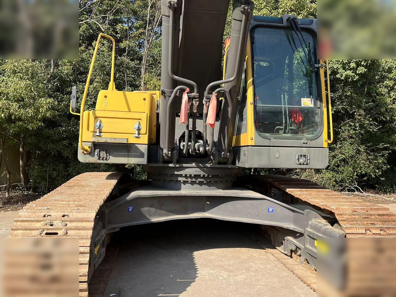VOLVO EC360 LC - Lánctalpas kotró: 2 kép. VOLVO EC360 LC - Lánctalpas kotró: 2 kép.