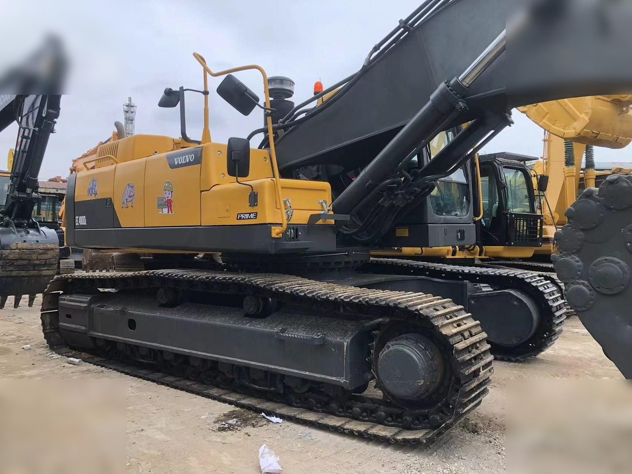 VOLVO EC480DL - Lánctalpas kotró: 5 kép. VOLVO EC480DL - Lánctalpas kotró: 5 kép.