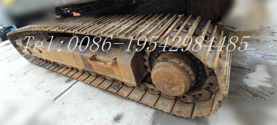 VOLVO EC480DL - Lánctalpas kotró: 3 kép. VOLVO EC480DL - Lánctalpas kotró: 3 kép.