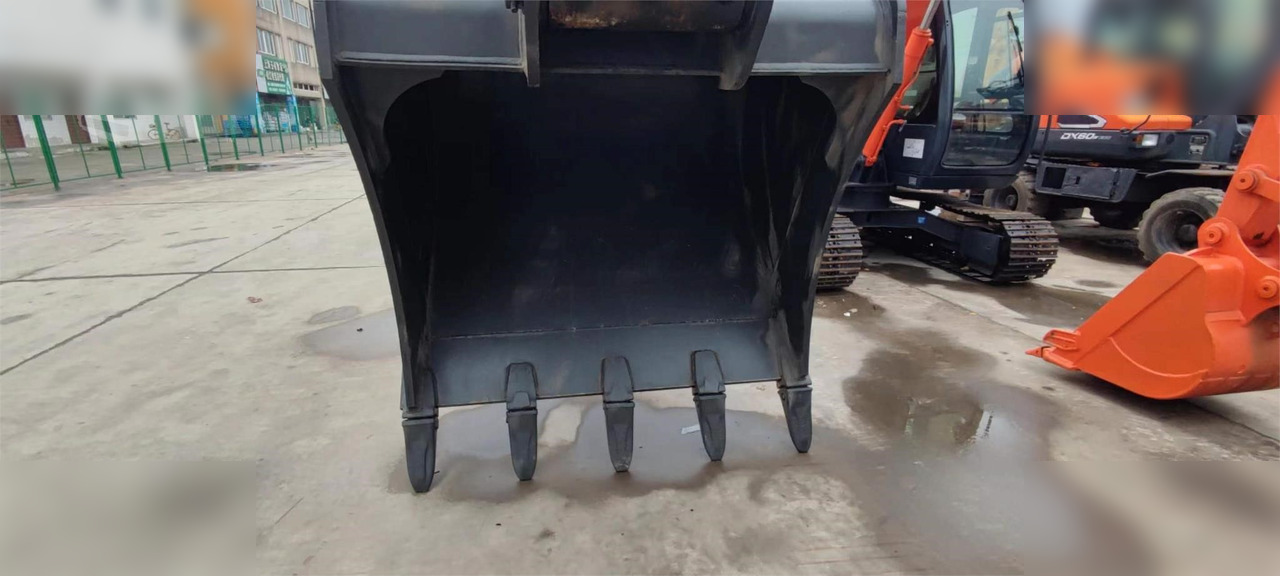 VOLVO EC480DL - Lánctalpas kotró: 2 kép. VOLVO EC480DL - Lánctalpas kotró: 2 kép.