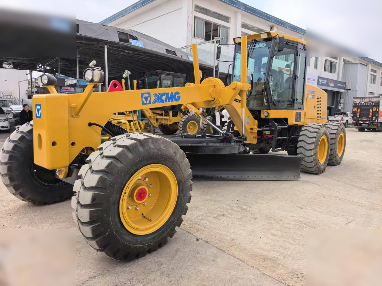 XCMG GR2153 - Gréder: 1 kép. XCMG GR2153 - Gréder: 1 kép.