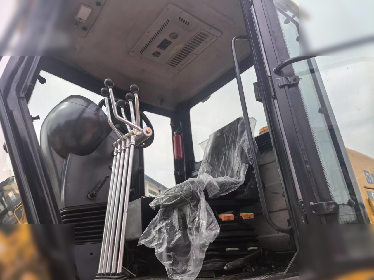 Gréder XCMG GR2153: 7 kép. Gréder XCMG GR2153: 7 kép.